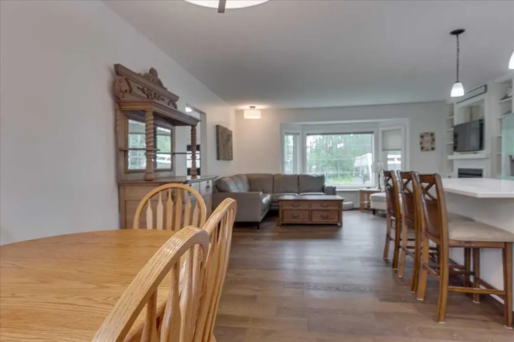 109 Selkirk Boulevard Red Deer AB T4N 0G8