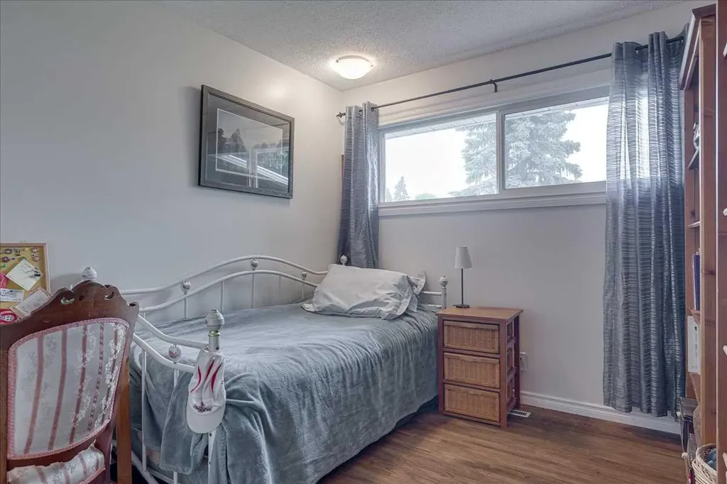 109 Selkirk Boulevard Red Deer AB T4N 0G8