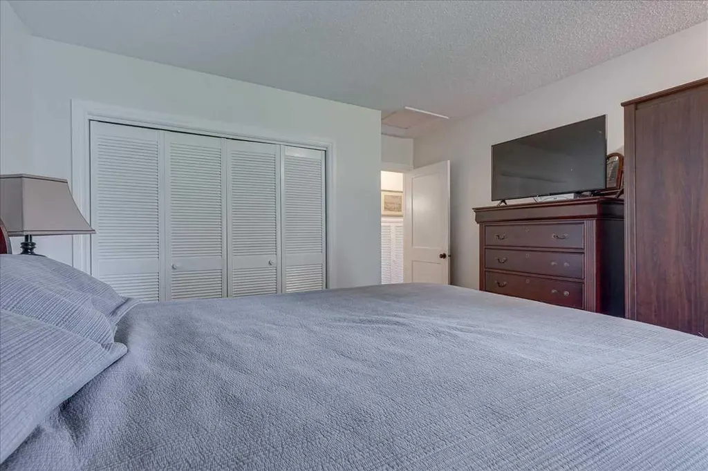 109 Selkirk Boulevard Red Deer AB T4N 0G8