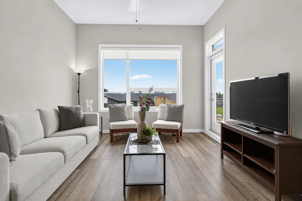 8530 8a Avenue SW Calgary AB T3H 6A7