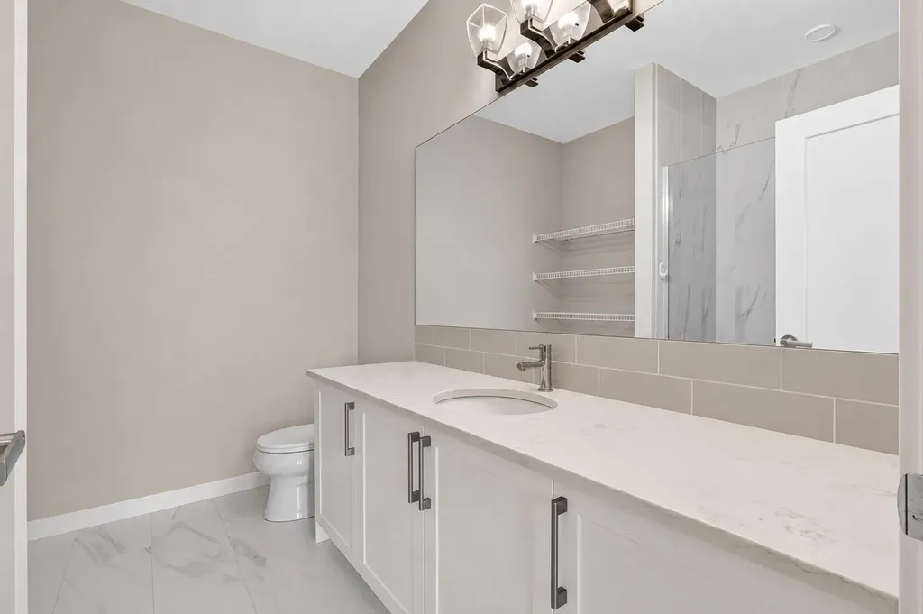8530 8a Avenue SW Calgary AB T3H 6A7