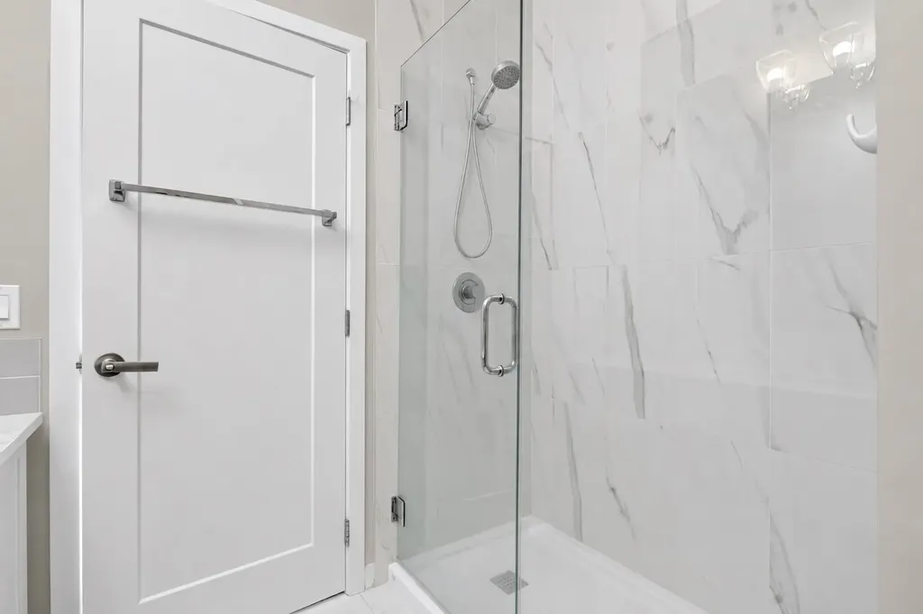 8530 8a Avenue SW Calgary AB T3H 6A7