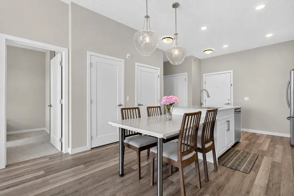 8530 8a Avenue SW Calgary AB T3H 6A7