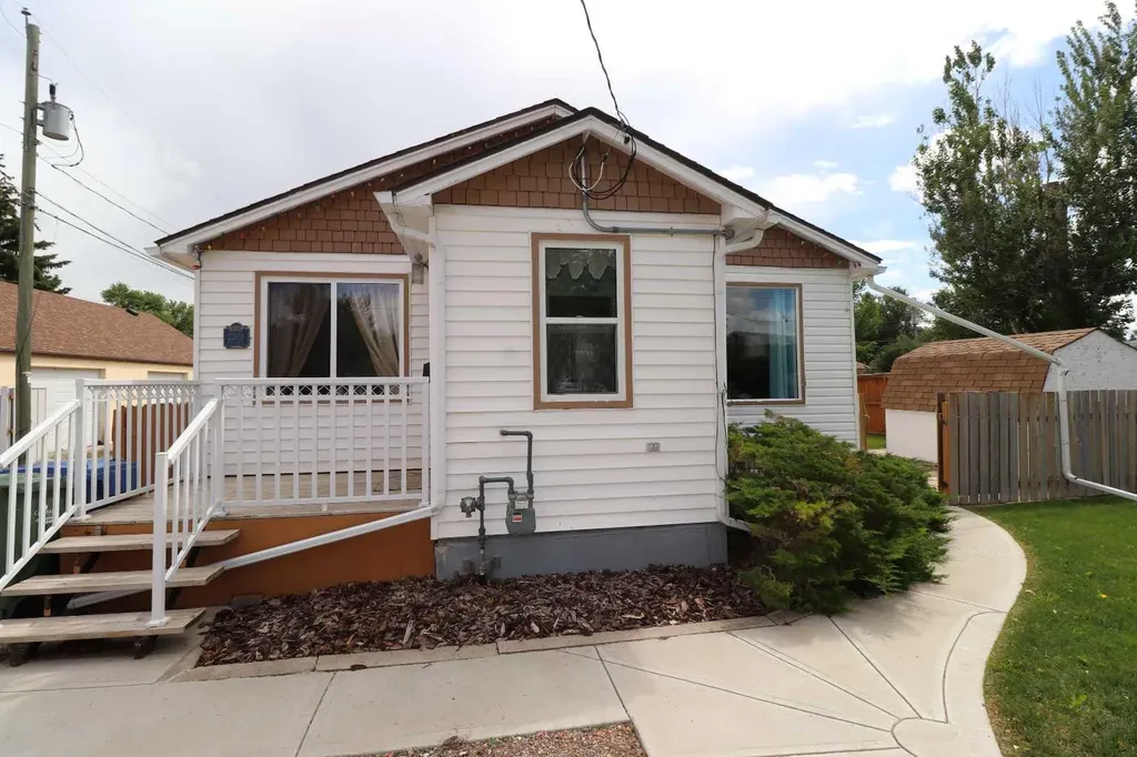 2209 21 A Avenue Coaldale AB T1M 1H6