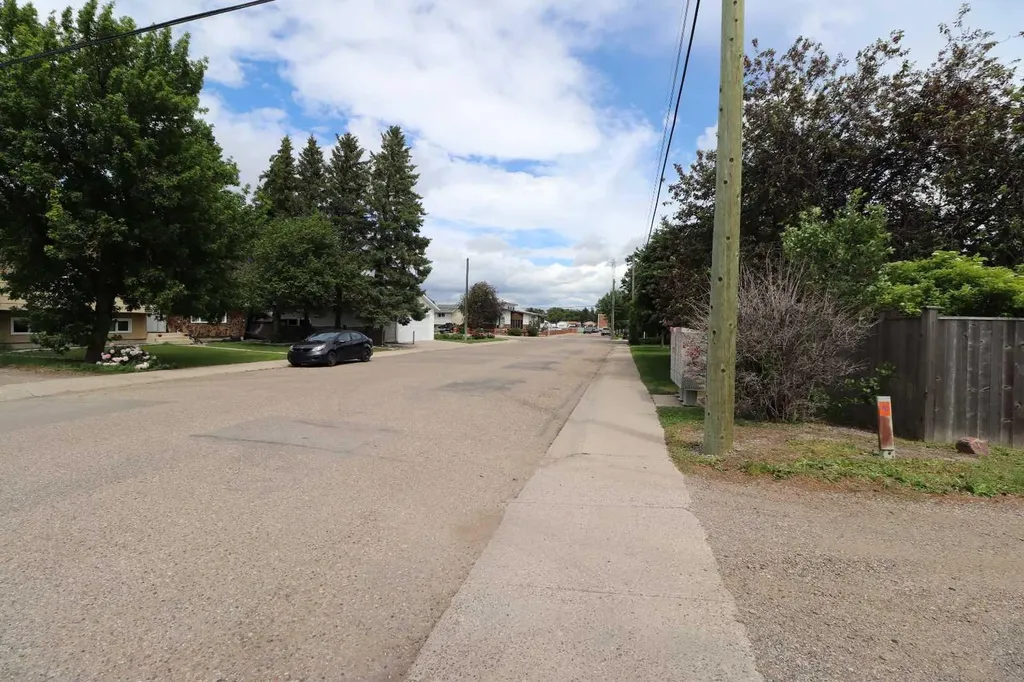 2209 21 A Avenue Coaldale AB T1M 1H6