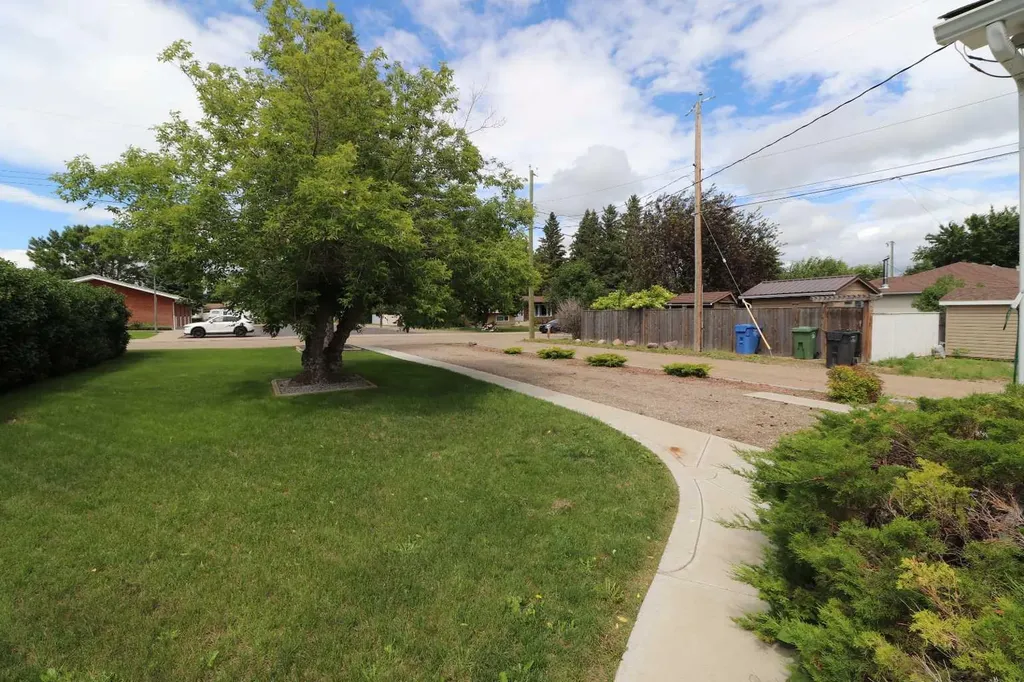 2209 21 A Avenue Coaldale AB T1M 1H6