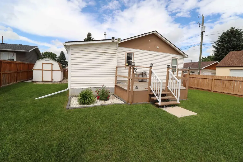 2209 21 A Avenue Coaldale AB T1M 1H6