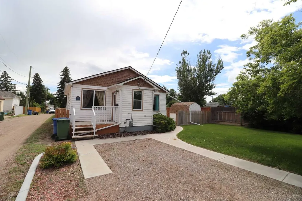 2209 21 A Avenue Coaldale AB T1M 1H6