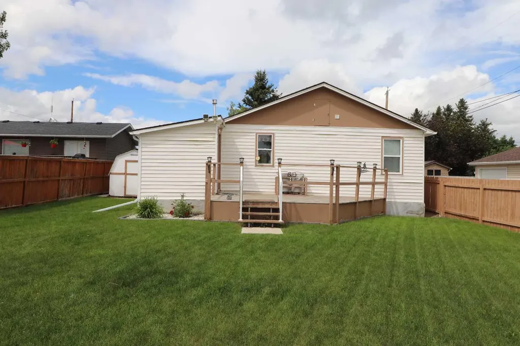 2209 21 A Avenue Coaldale AB T1M 1H6