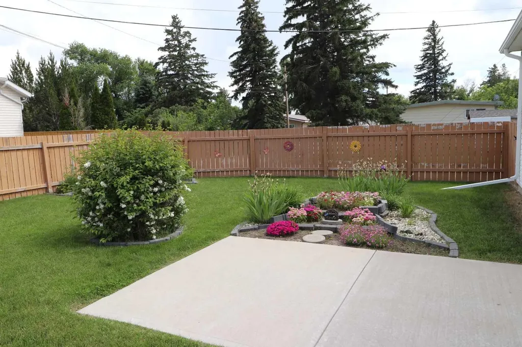 2209 21 A Avenue Coaldale AB T1M 1H6
