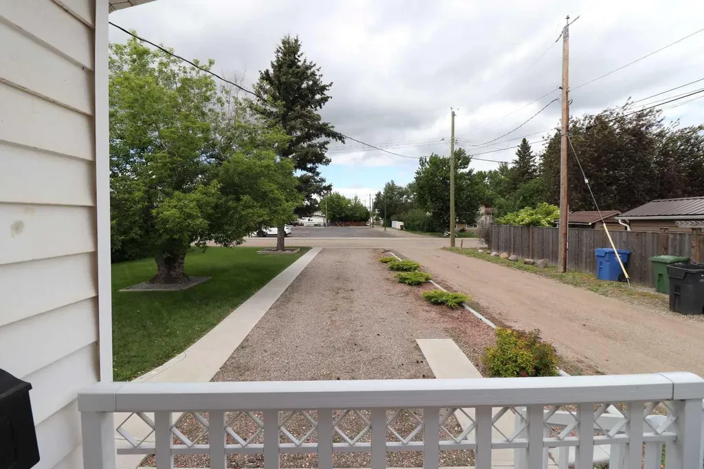 2209 21 A Avenue Coaldale AB T1M 1H6