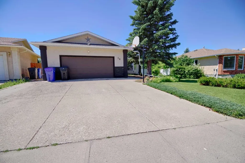 14 Mt Brazeau Road W Lethbridge AB T1K 6L6