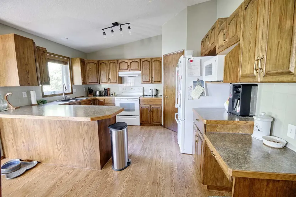 14 Mt Brazeau Road W Lethbridge AB T1K 6L6