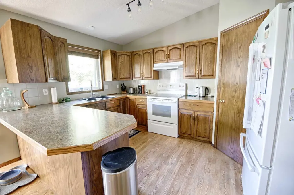 14 Mt Brazeau Road W Lethbridge AB T1K 6L6
