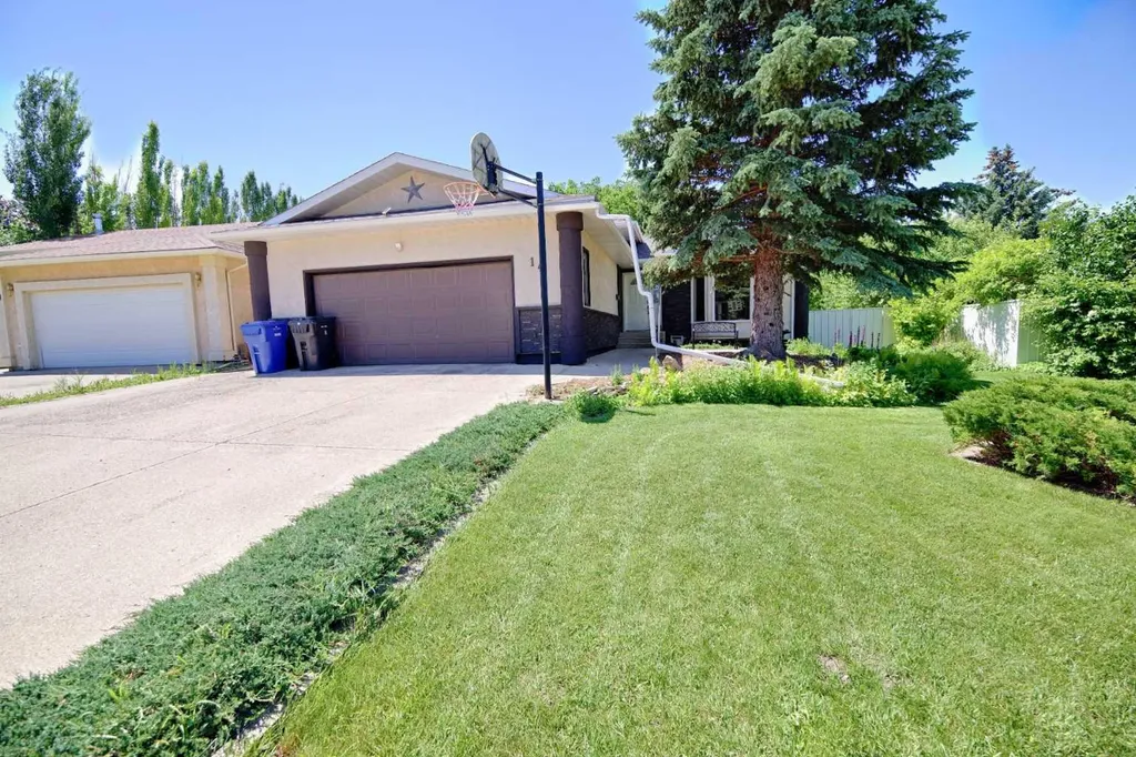 14 Mt Brazeau Road W Lethbridge AB T1K 6L6