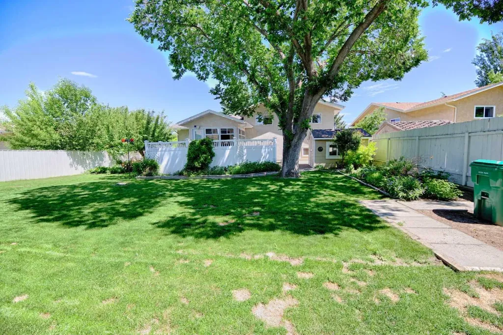 14 Mt Brazeau Road W Lethbridge AB T1K 6L6