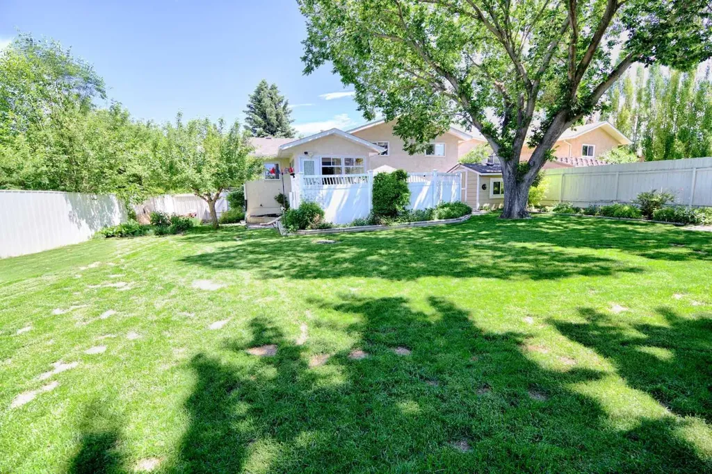 14 Mt Brazeau Road W Lethbridge AB T1K 6L6