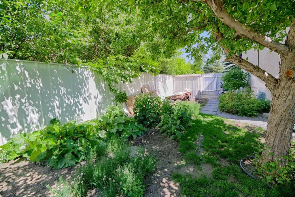 14 Mt Brazeau Road W Lethbridge AB T1K 6L6