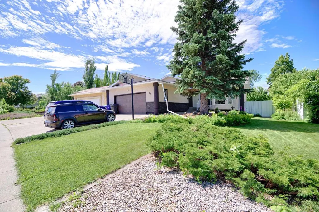 14 Mt Brazeau Road W Lethbridge AB T1K 6L6