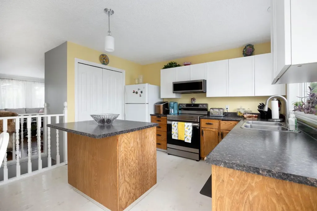 161 Beaton Place Fort Mcmurray AB t9k2b4