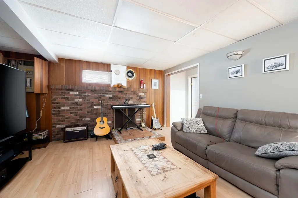 161 Beaton Place Fort Mcmurray AB t9k2b4