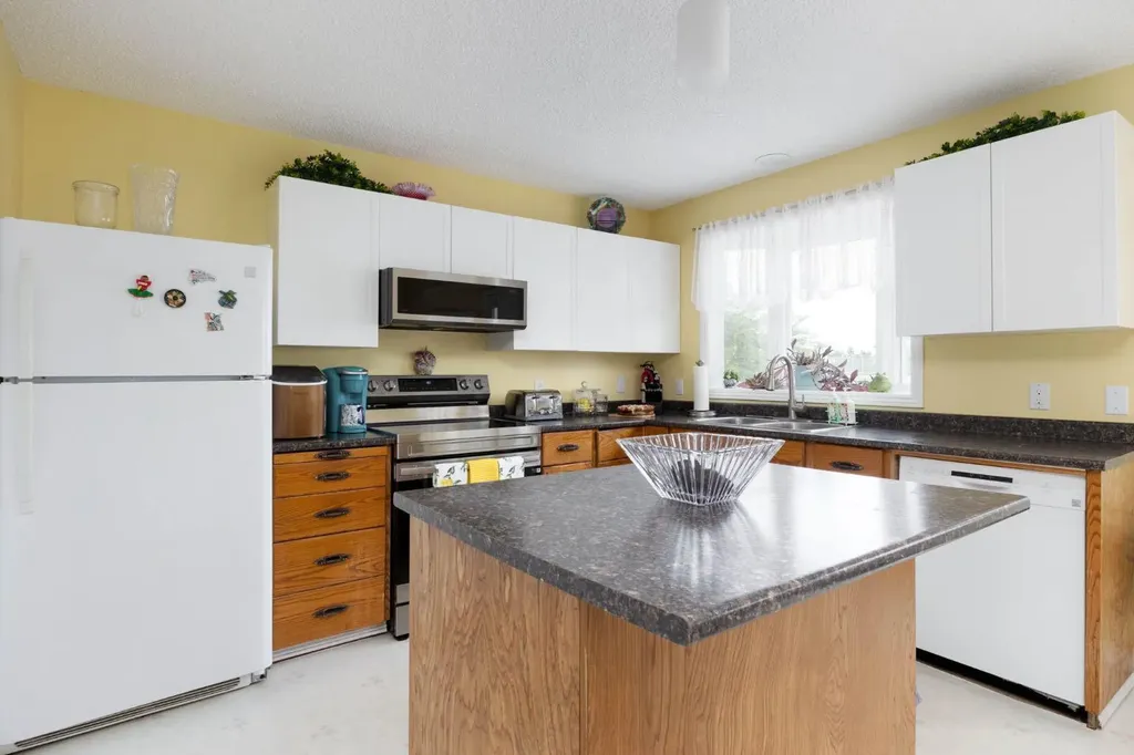 161 Beaton Place Fort Mcmurray AB t9k2b4