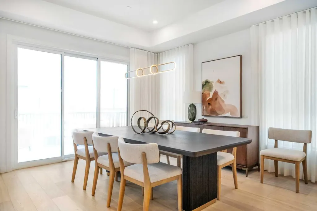 44 Greenwich Heath NW Calgary AB T3B 6P3