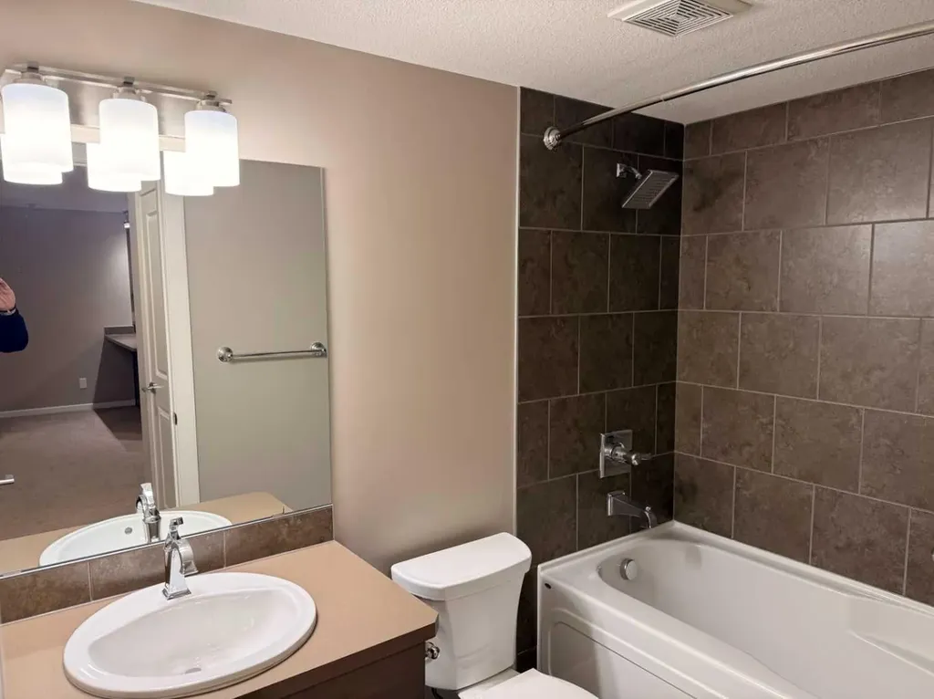 402 Kincora Glen Road NW Calgary AB T3R 0V2