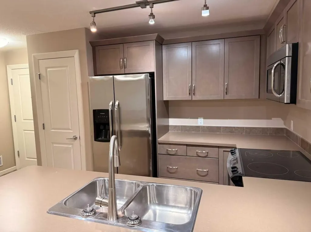 402 Kincora Glen Road NW Calgary AB T3R 0V2