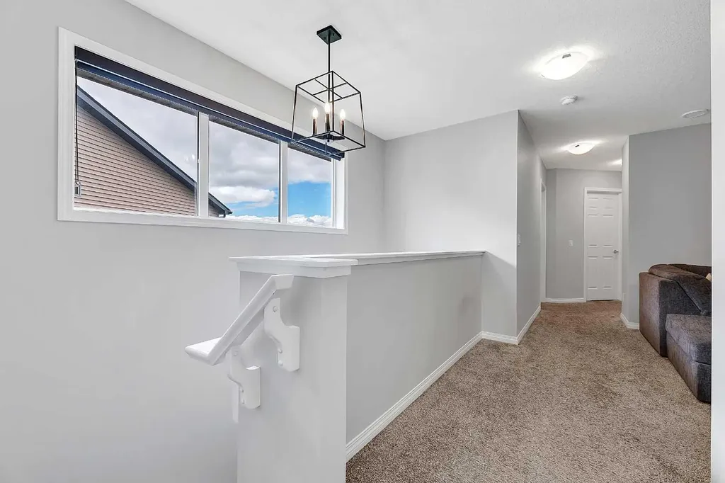 121 Carringvue Park NW Calgary AB T3P 1L1