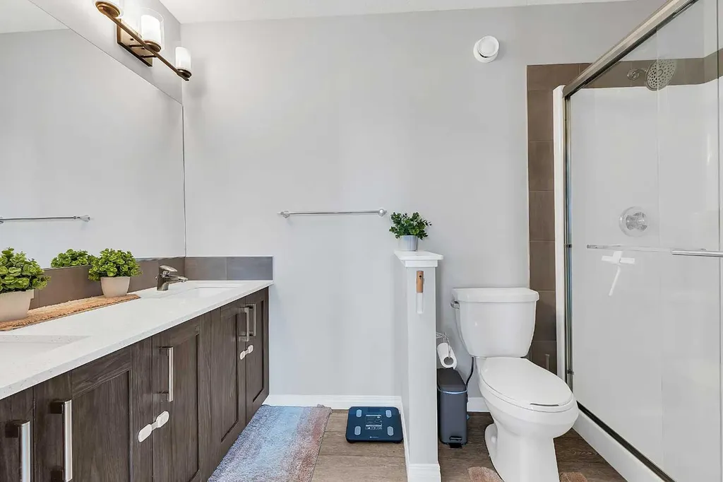 121 Carringvue Park NW Calgary AB T3P 1L1