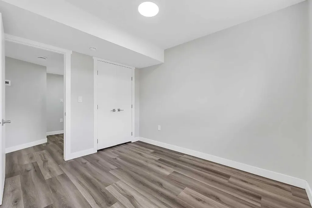 121 Carringvue Park NW Calgary AB T3P 1L1