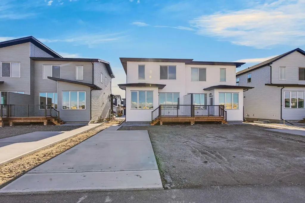4337 28 Avenue S Lethbridge AB T1K 8L3