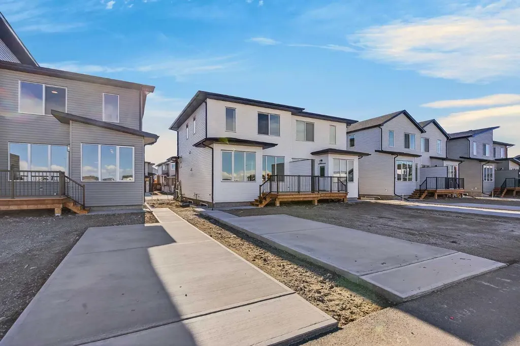 4337 28 Avenue S Lethbridge AB T1K 8L3