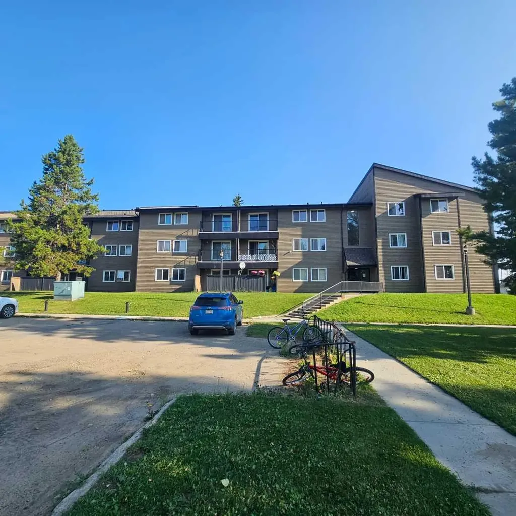 5611 10 Avenue Edson AB T7E 1R4
