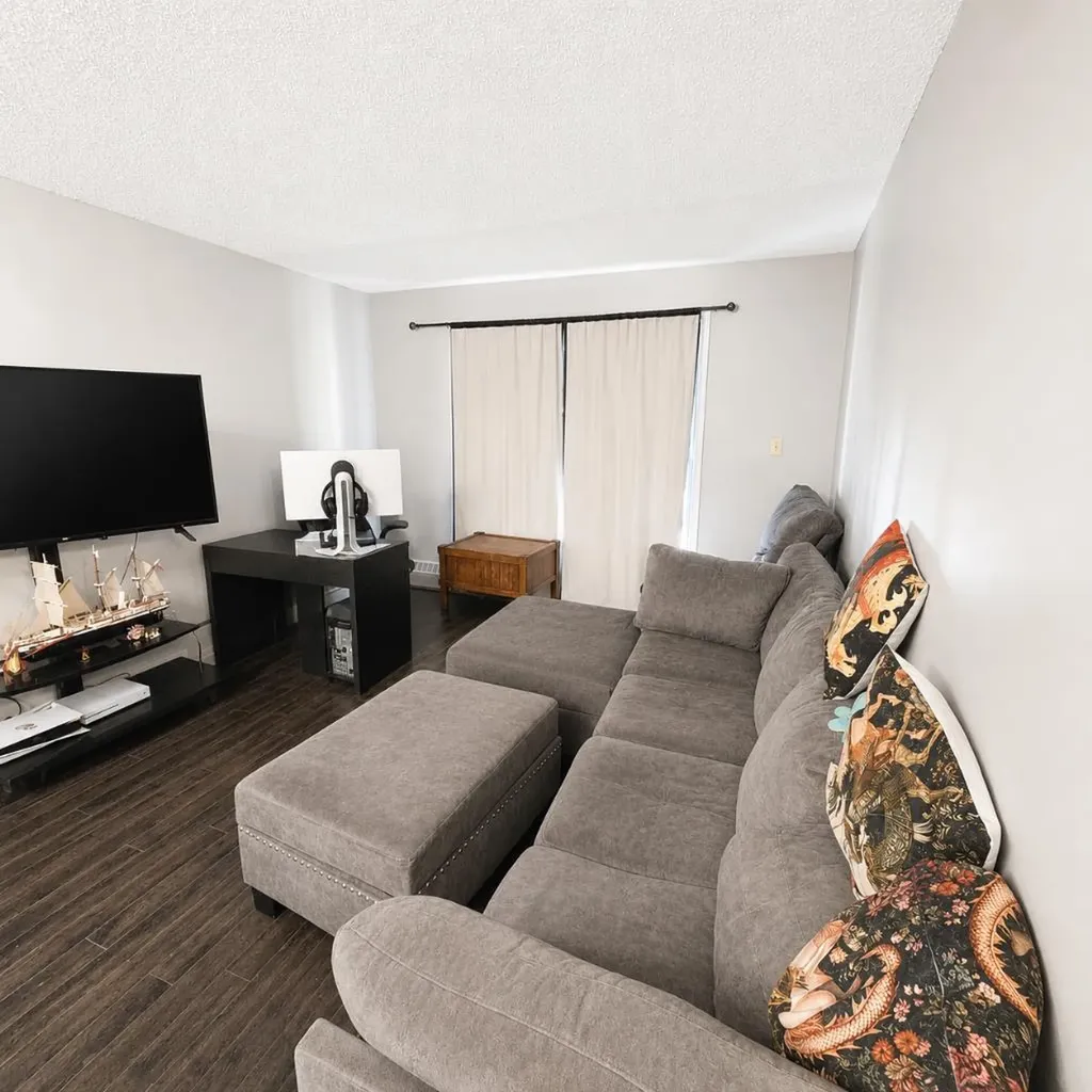 5611 10 Avenue Edson AB T7E 1R4