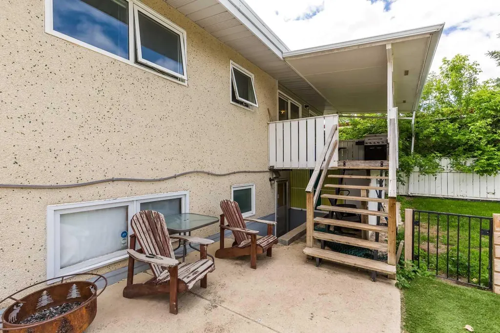 1210 24 Street N Lethbridge AB T1H 3V5
