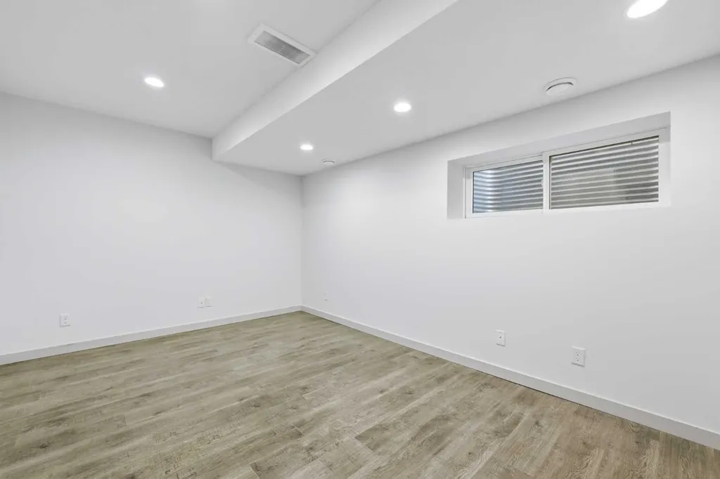 151 Royal Oak Drive NW Calgary AB T3G 0B8