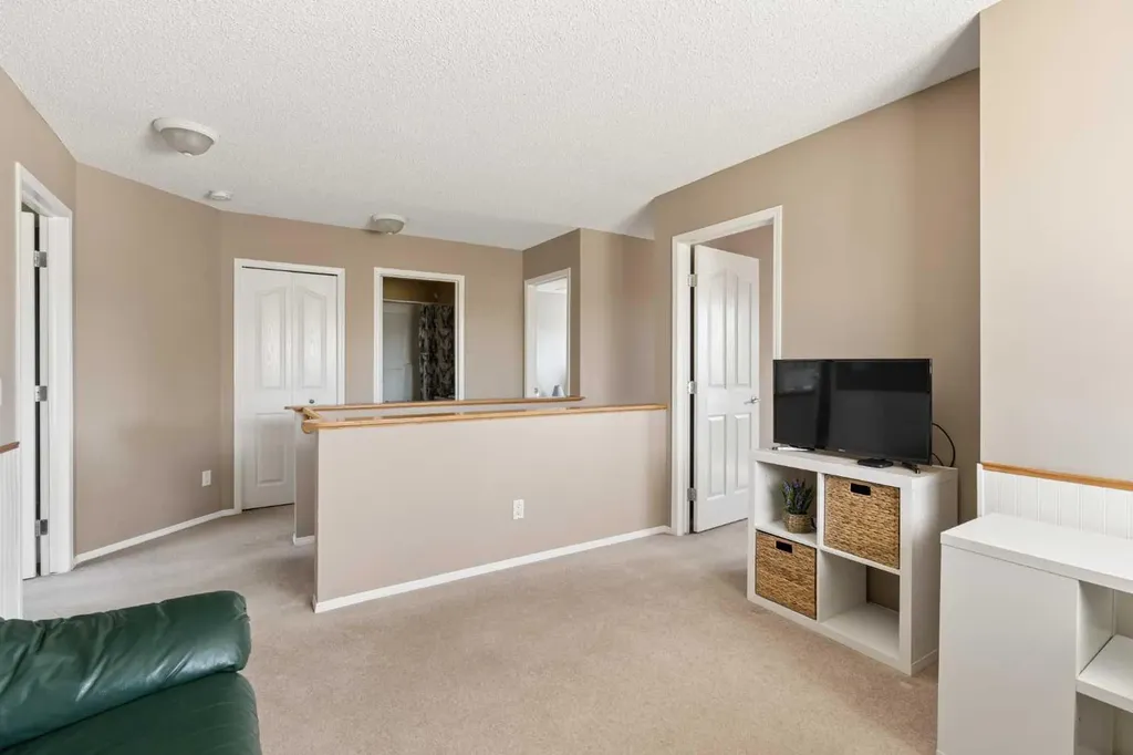 11 Somerglen Court SW Calgary AB T2Y 3V5