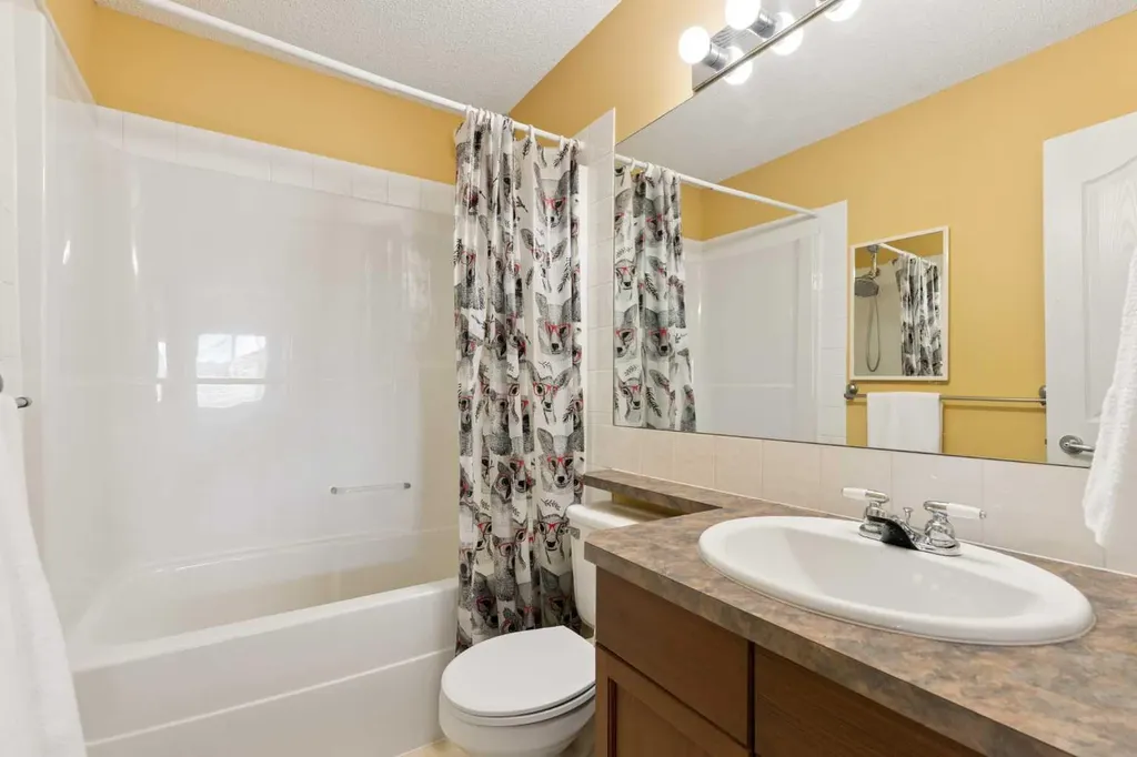 11 Somerglen Court SW Calgary AB T2Y 3V5