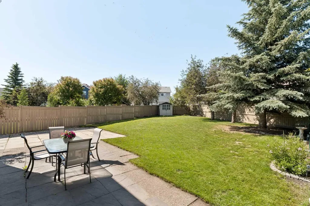 11 Somerglen Court SW Calgary AB T2Y 3V5