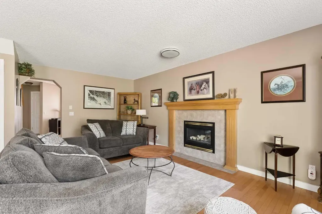 11 Somerglen Court SW Calgary AB T2Y 3V5