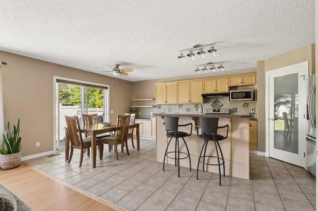 11 Somerglen Court SW Calgary AB T2Y 3V5