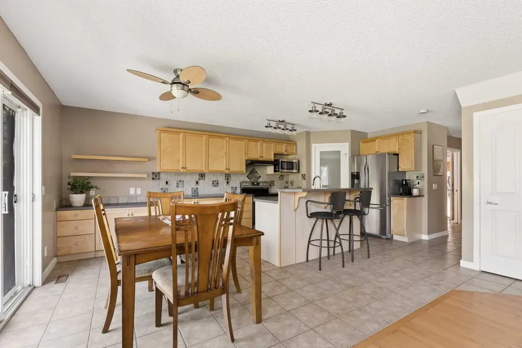11 Somerglen Court SW Calgary AB T2Y 3V5