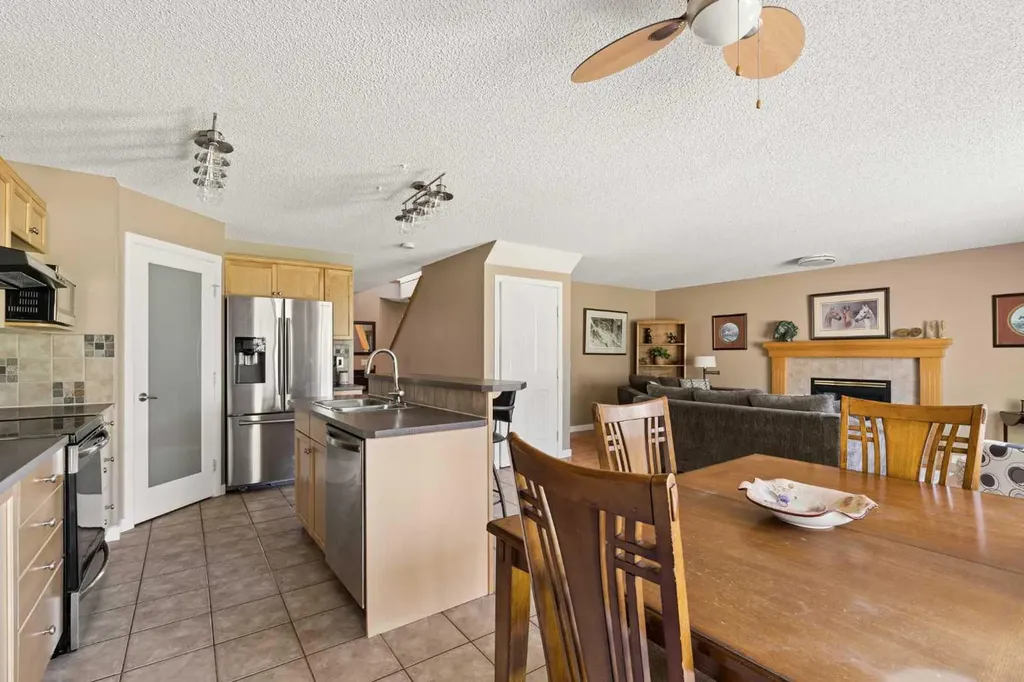11 Somerglen Court SW Calgary AB T2Y 3V5