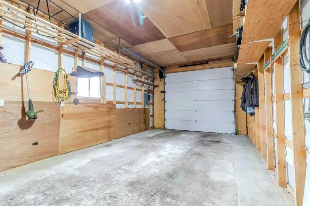 125 3rd Avenue South Big Valley AB T0J 0G0
