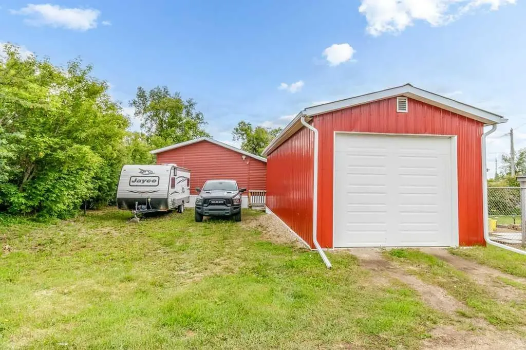 125 3rd Avenue South Big Valley AB T0J 0G0