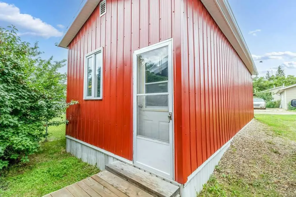 125 3rd Avenue South Big Valley AB T0J 0G0