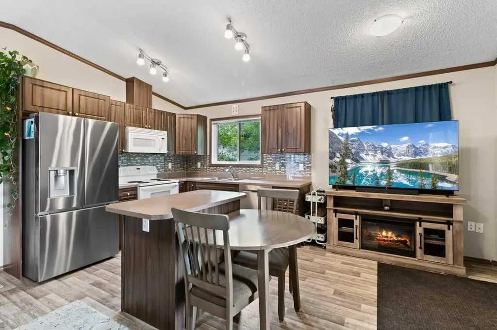 125 3rd Avenue South Big Valley AB T0J 0G0
