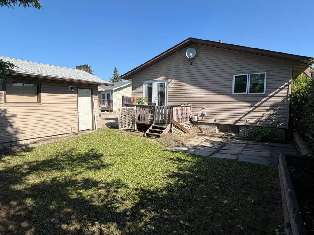 9219 97 Avenue Grande Prairie AB T8V 5K7